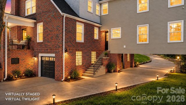 625 4th Street Drive NW, Hickory, NC 28601