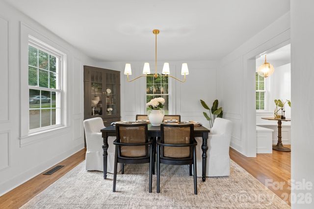 625 4th Street Drive NW, Hickory, NC 28601