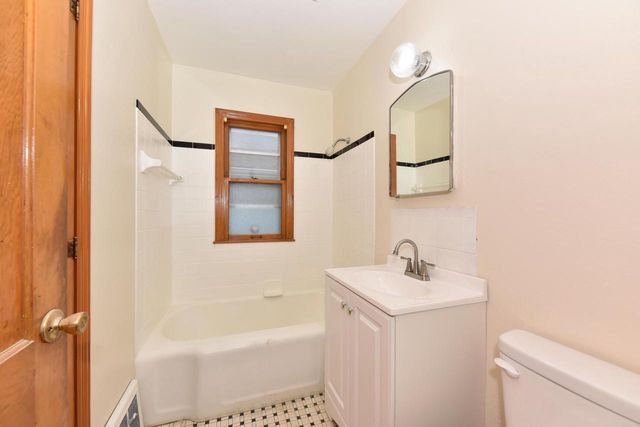 4622 N 19th STREET, Milwaukee, WI 53209