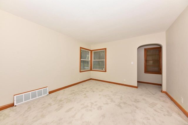 4622 N 19th STREET, Milwaukee, WI 53209