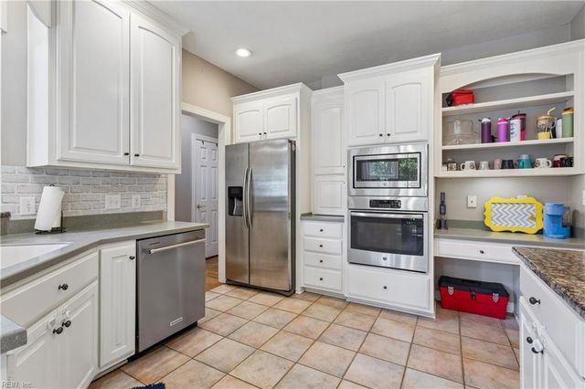 20711 Creekside DR, Smithfield, VA 23430