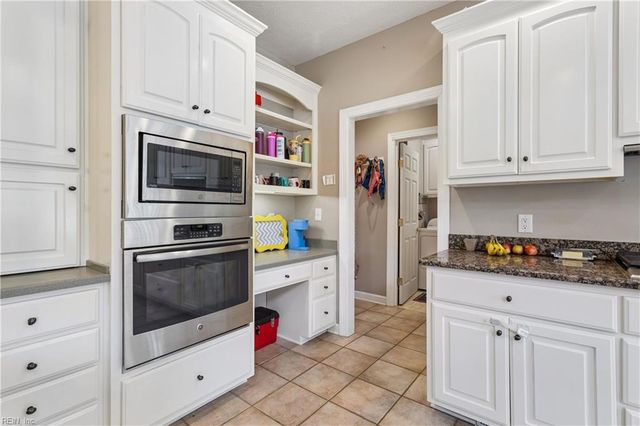 20711 Creekside DR, Smithfield, VA 23430