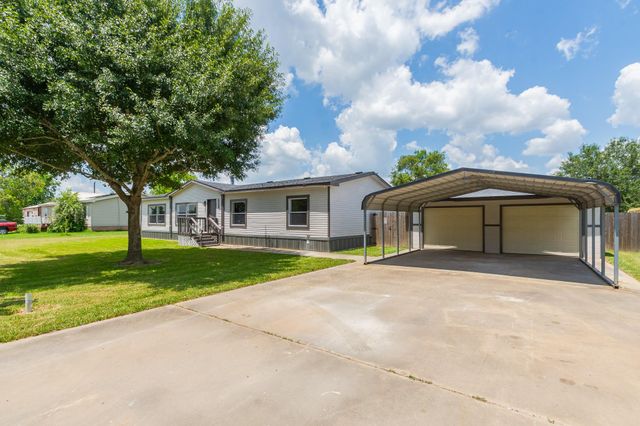 10023 S Country Drive, Alvin, TX 77511