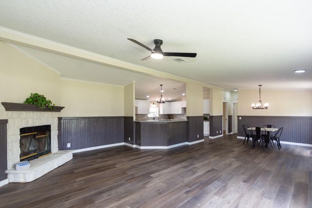 10023 S Country Drive, Alvin, TX 77511