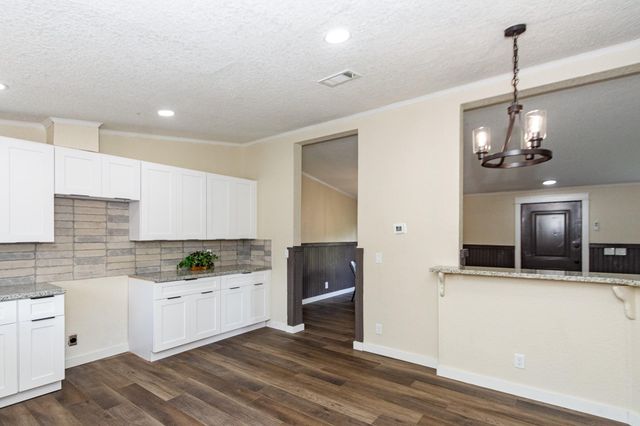 10023 S Country Drive, Alvin, TX 77511