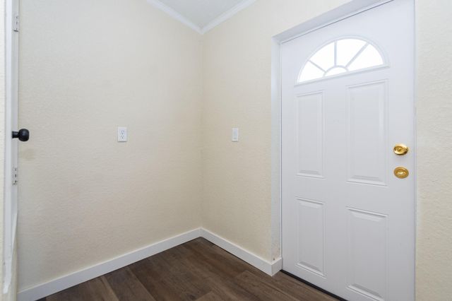 10023 S Country Drive, Alvin, TX 77511