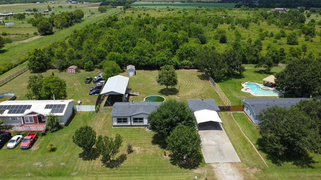 10023 S Country Drive, Alvin, TX 77511