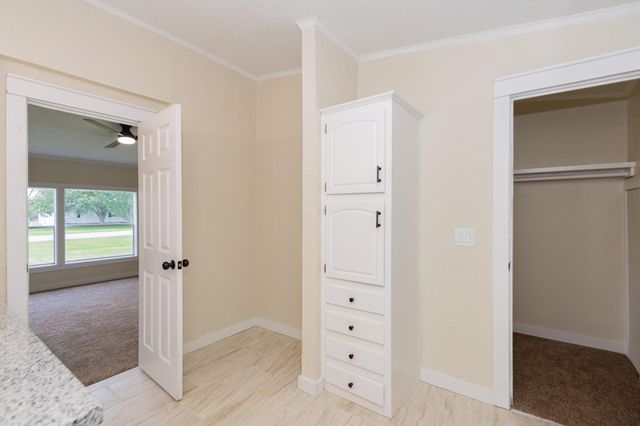 10023 S Country Drive, Alvin, TX 77511