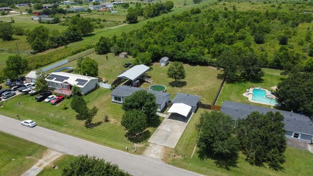 10023 S Country Drive, Alvin, TX 77511