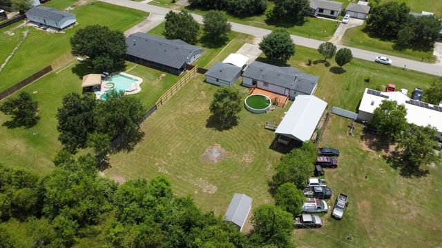 10023 S Country Drive, Alvin, TX 77511
