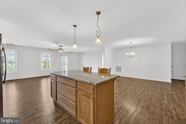 35 COTSWOLD LN, Falling Waters, WV 25419