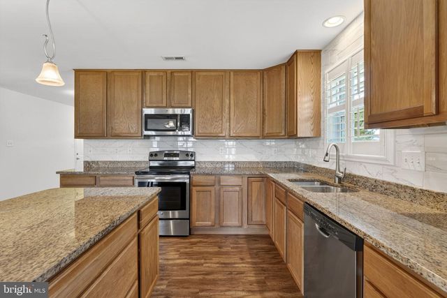 35 COTSWOLD LN, Falling Waters, WV 25419