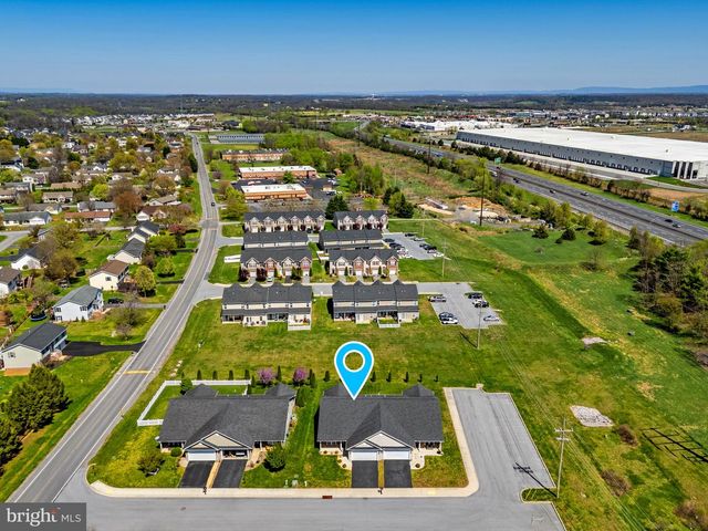 35 COTSWOLD LN, Falling Waters, WV 25419