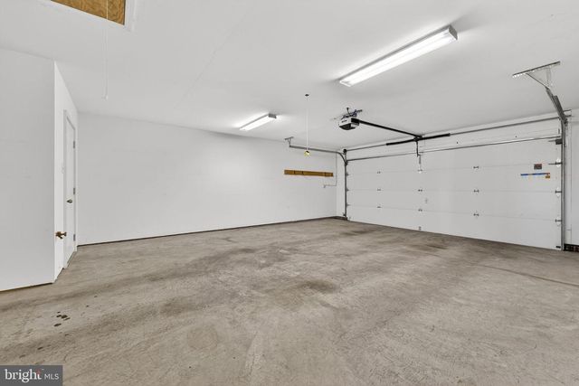 35 COTSWOLD LN, Falling Waters, WV 25419