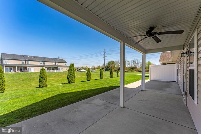 35 COTSWOLD LN, Falling Waters, WV 25419