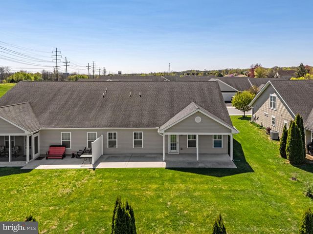 35 COTSWOLD LN, Falling Waters, WV 25419