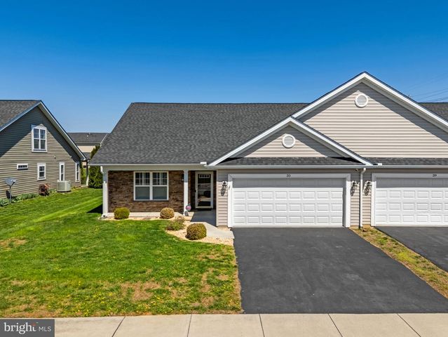35 COTSWOLD LN, Falling Waters, WV 25419
