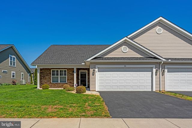 35 COTSWOLD LN, Falling Waters, WV 25419