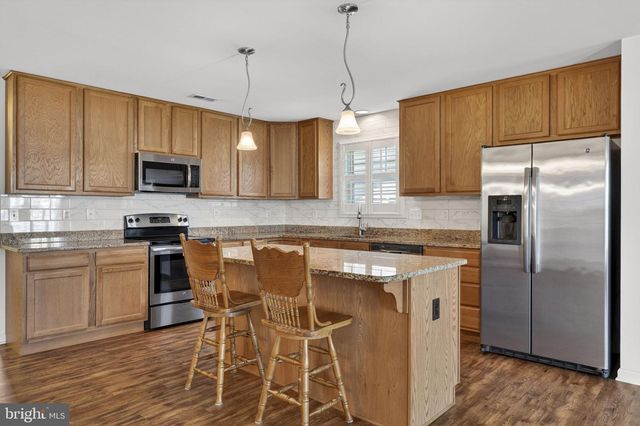 35 COTSWOLD LN, Falling Waters, WV 25419