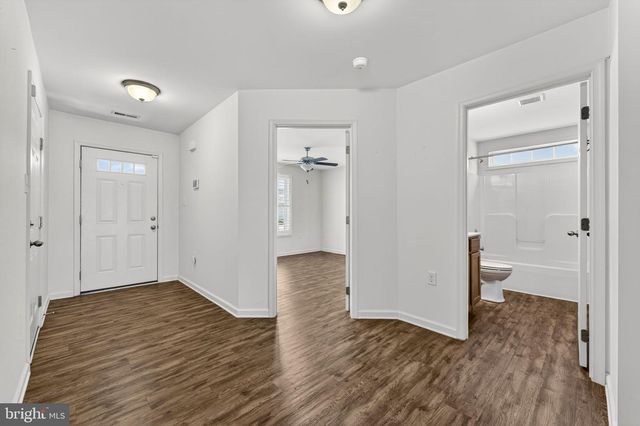 35 COTSWOLD LN, Falling Waters, WV 25419