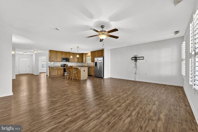 35 COTSWOLD LN, Falling Waters, WV 25419