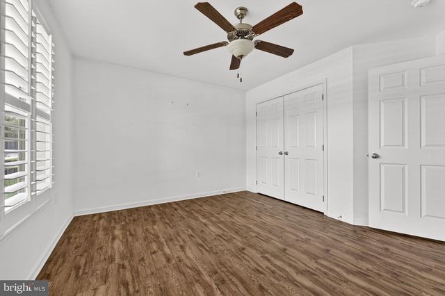 35 COTSWOLD LN, Falling Waters, WV 25419