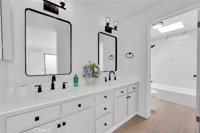 94 Smokestone, Irvine, CA 92614