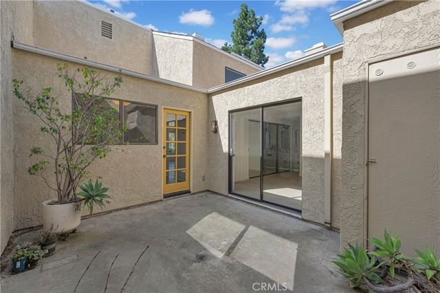 94 Smokestone, Irvine, CA 92614