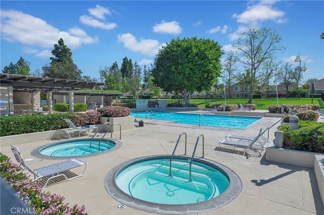 94 Smokestone, Irvine, CA 92614