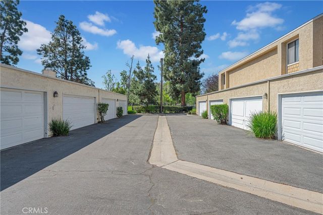 94 Smokestone, Irvine, CA 92614