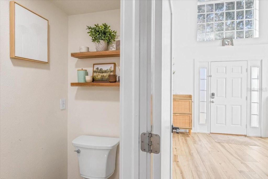 Image 11 of property listing at 673 RED PEPPER LOOP, Chuluota, FL 32766