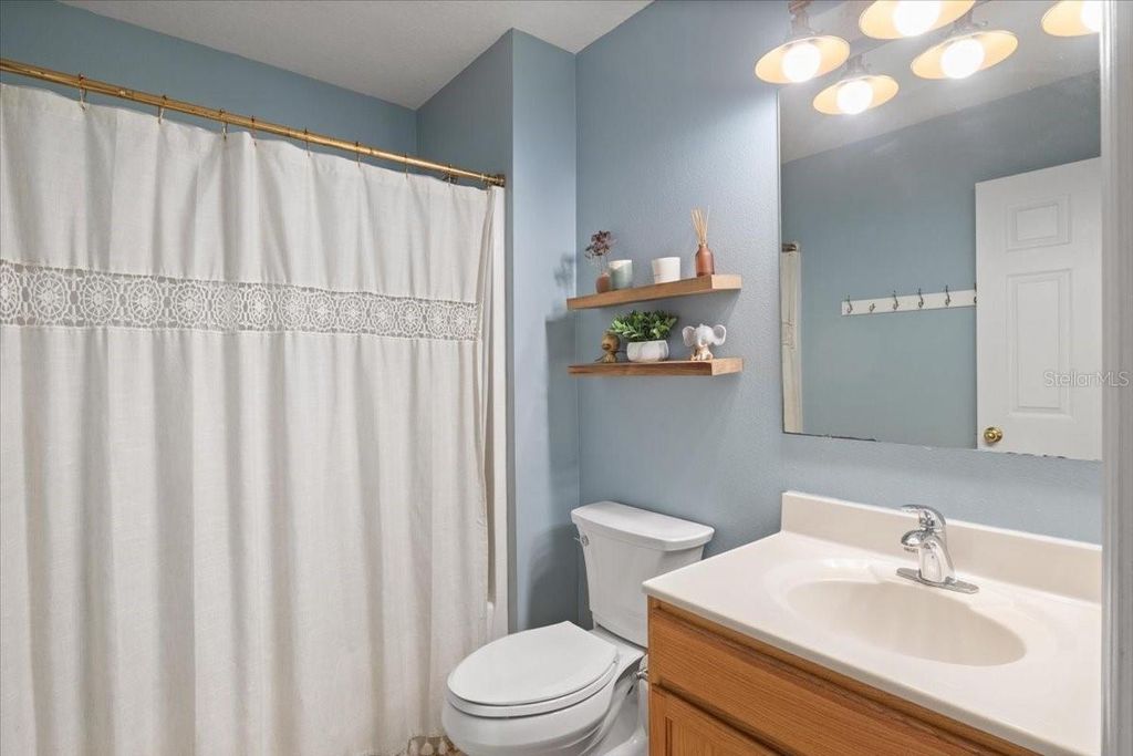 Image 25 of property listing at 673 RED PEPPER LOOP, Chuluota, FL 32766