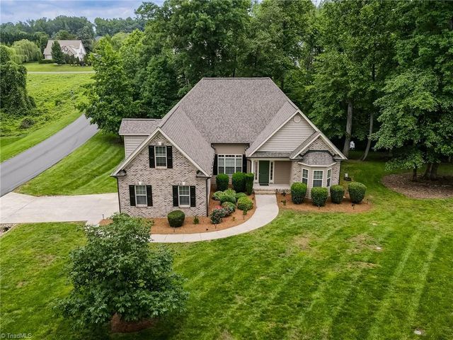 3001 Walbrook Terrace, Browns Summit, NC 27214