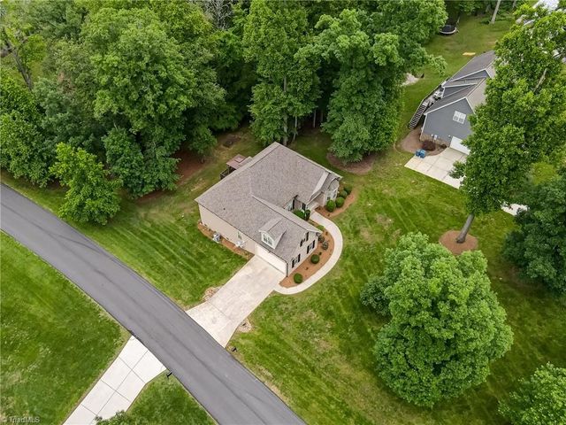 3001 Walbrook Terrace, Browns Summit, NC 27214