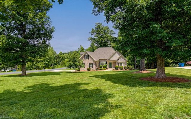 3001 Walbrook Terrace, Browns Summit, NC 27214