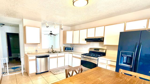 531 Sedona Meadows Drive NE, Rio Rancho, NM 87144