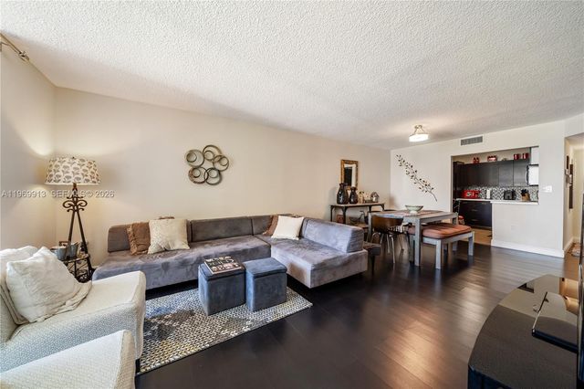 2750 NE 183rd St 401, Aventura, FL 33160