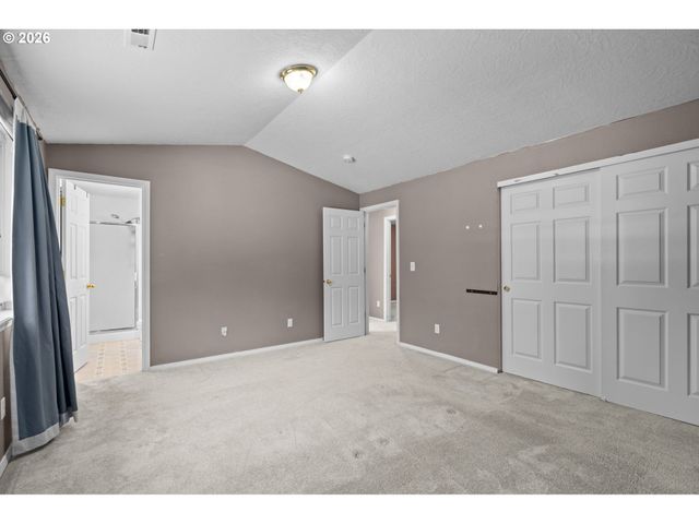 37637 SOLSO Ct, Sandy, OR 97055