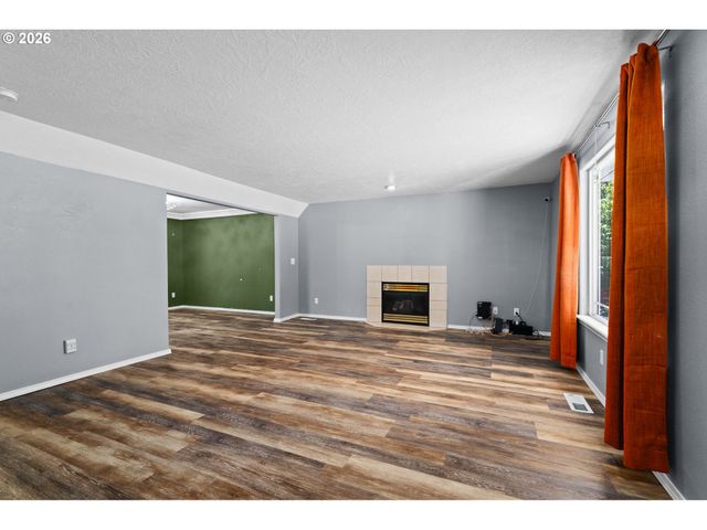 37637 SOLSO Ct, Sandy, OR 97055