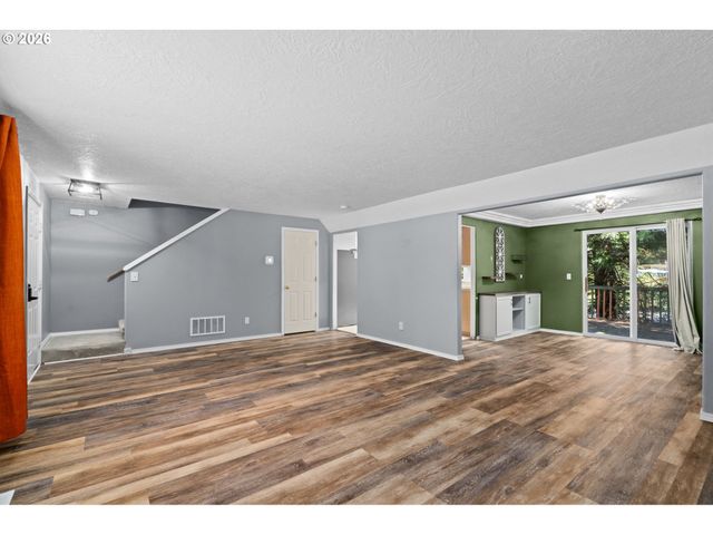 37637 SOLSO Ct, Sandy, OR 97055
