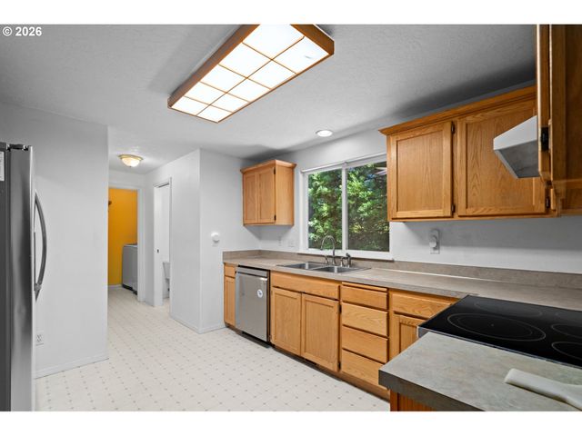 37637 SOLSO Ct, Sandy, OR 97055