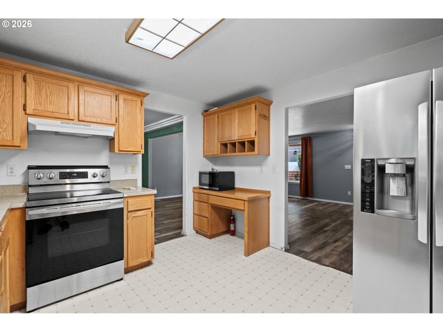 37637 SOLSO Ct, Sandy, OR 97055
