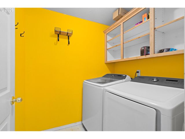 37637 SOLSO Ct, Sandy, OR 97055