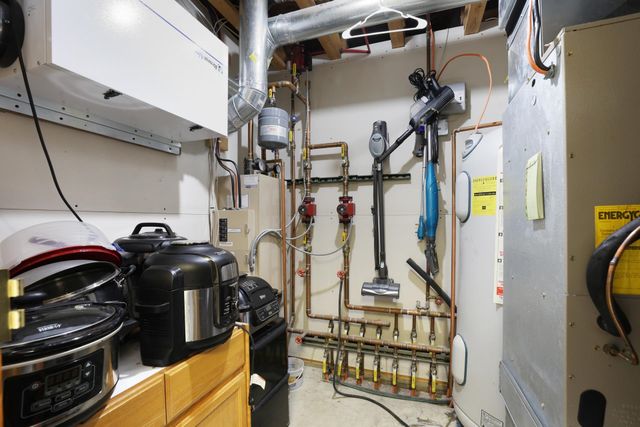 4912 50TH AVE SE, Minot, ND 58701