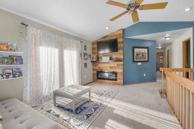 4912 50TH AVE SE, Minot, ND 58701