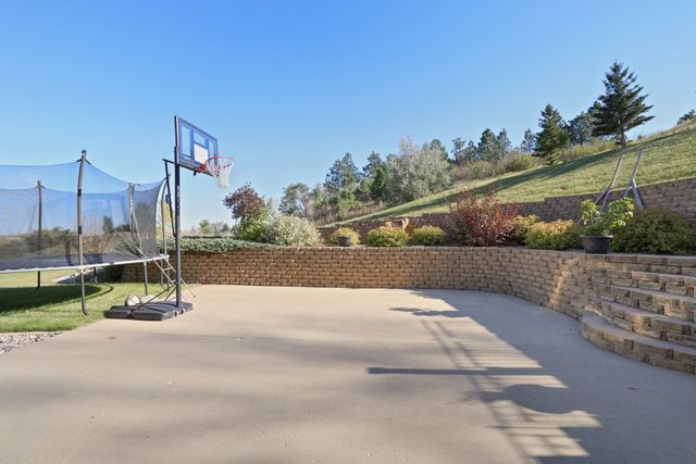 4912 50TH AVE SE, Minot, ND 58701