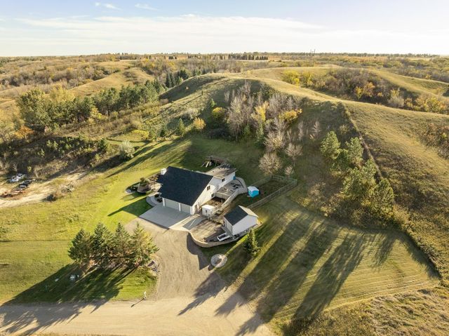 4912 50TH AVE SE, Minot, ND 58701