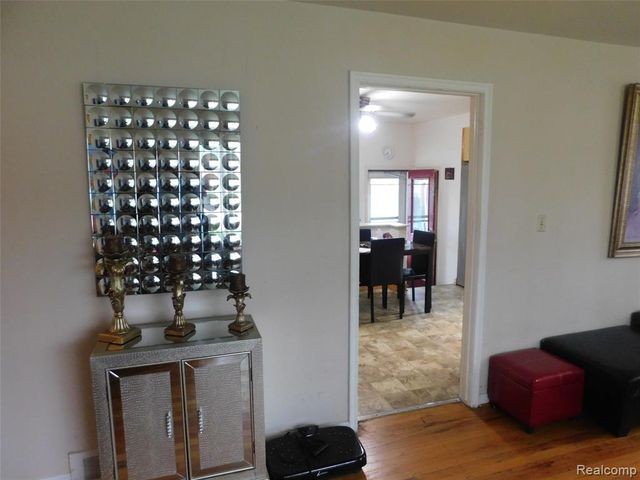 8263 Linda Street, Warren, MI 48093