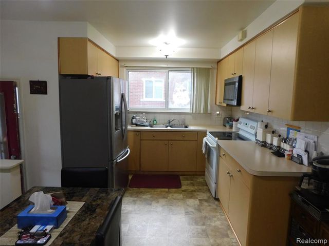 8263 Linda Street, Warren, MI 48093