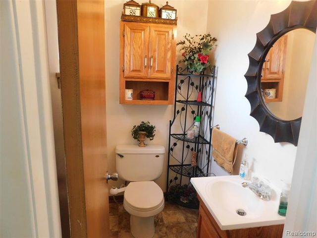 8263 Linda Street, Warren, MI 48093